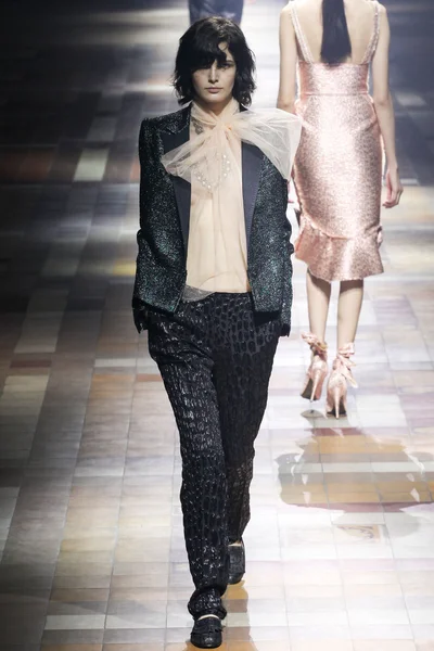 Look 43